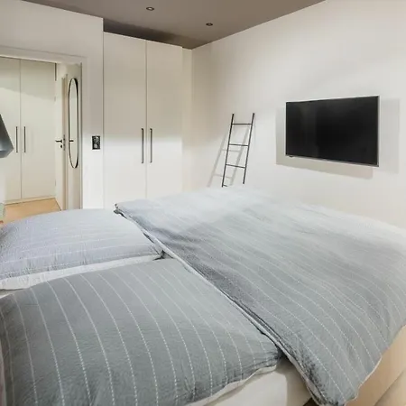 Mooi 3 Comfortable *