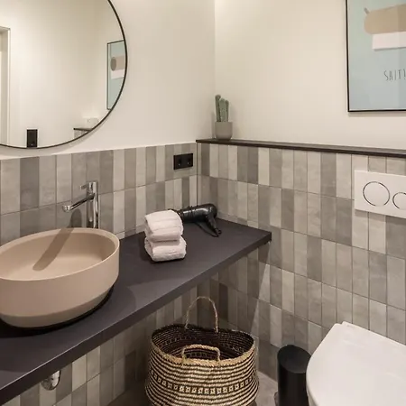 Mooi 3 Comfortable *